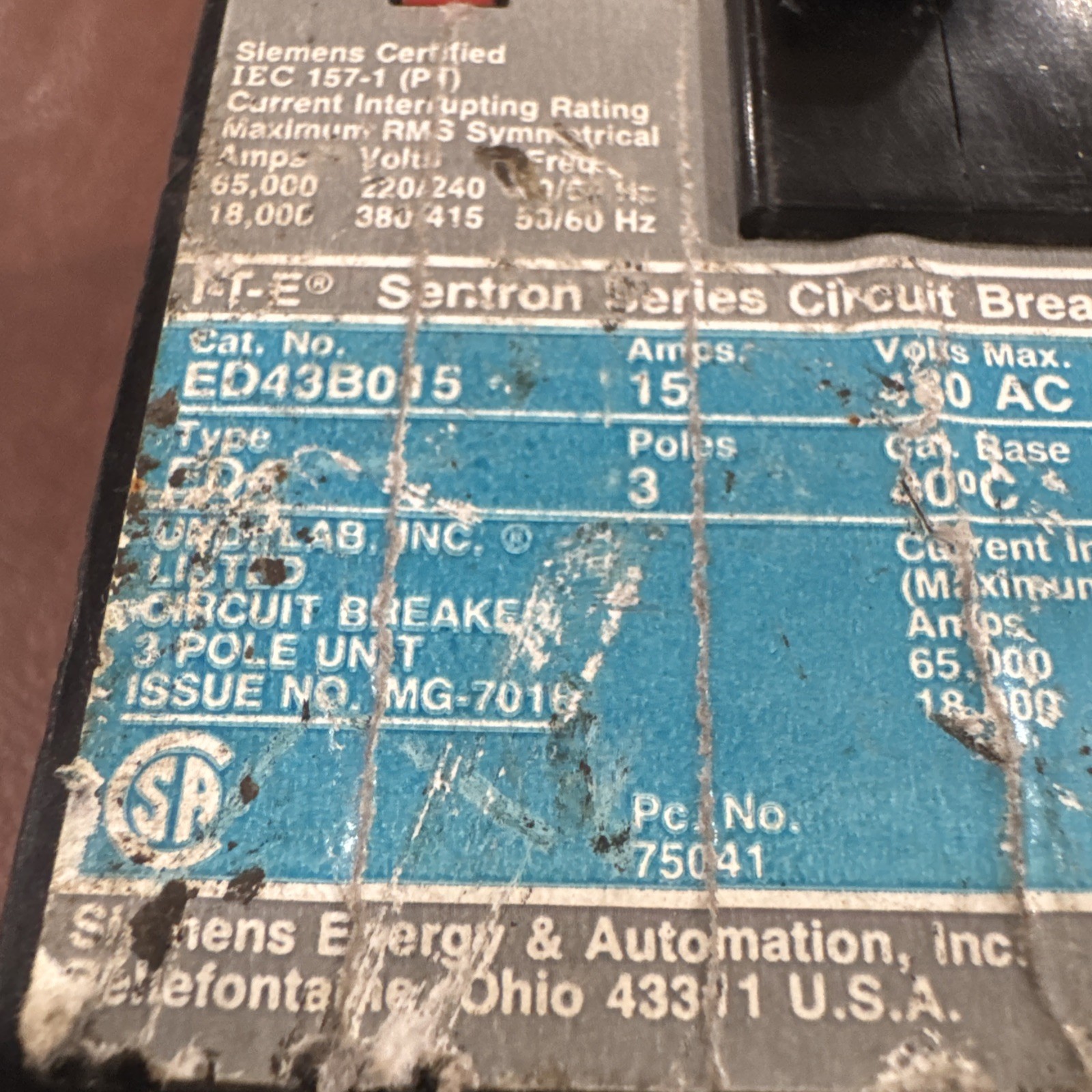 ITE Siemens ED43B015 3 Pole 15 Amp 480VAC 3Ph ED4 Sentron Series Circuit Breaker