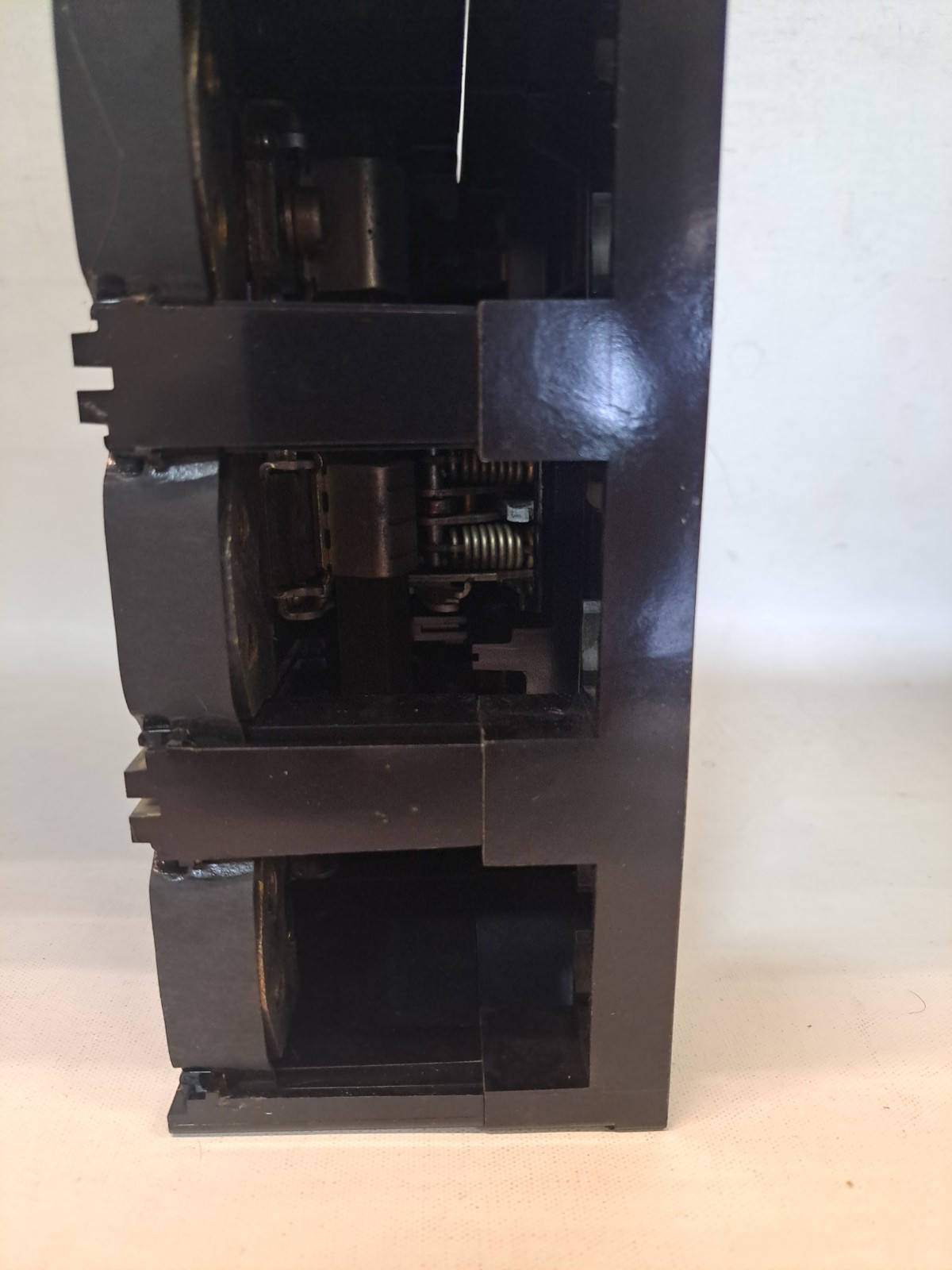 ITE Imperial LL3-F600 Circuit Breaker Frame NEW, damaged box
