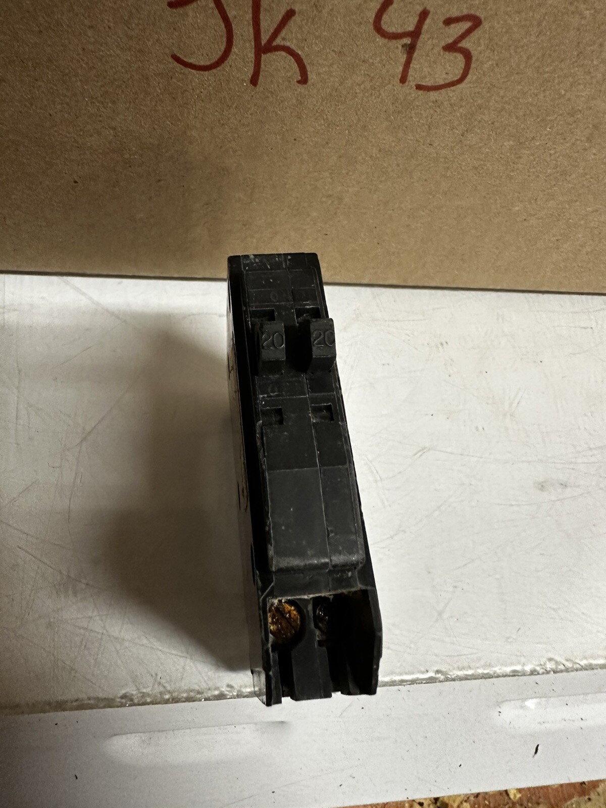 1PC SQUARE D QO2020 QO2020C 20A TWIN CIRCUIT BREAKER (NO HOOK)