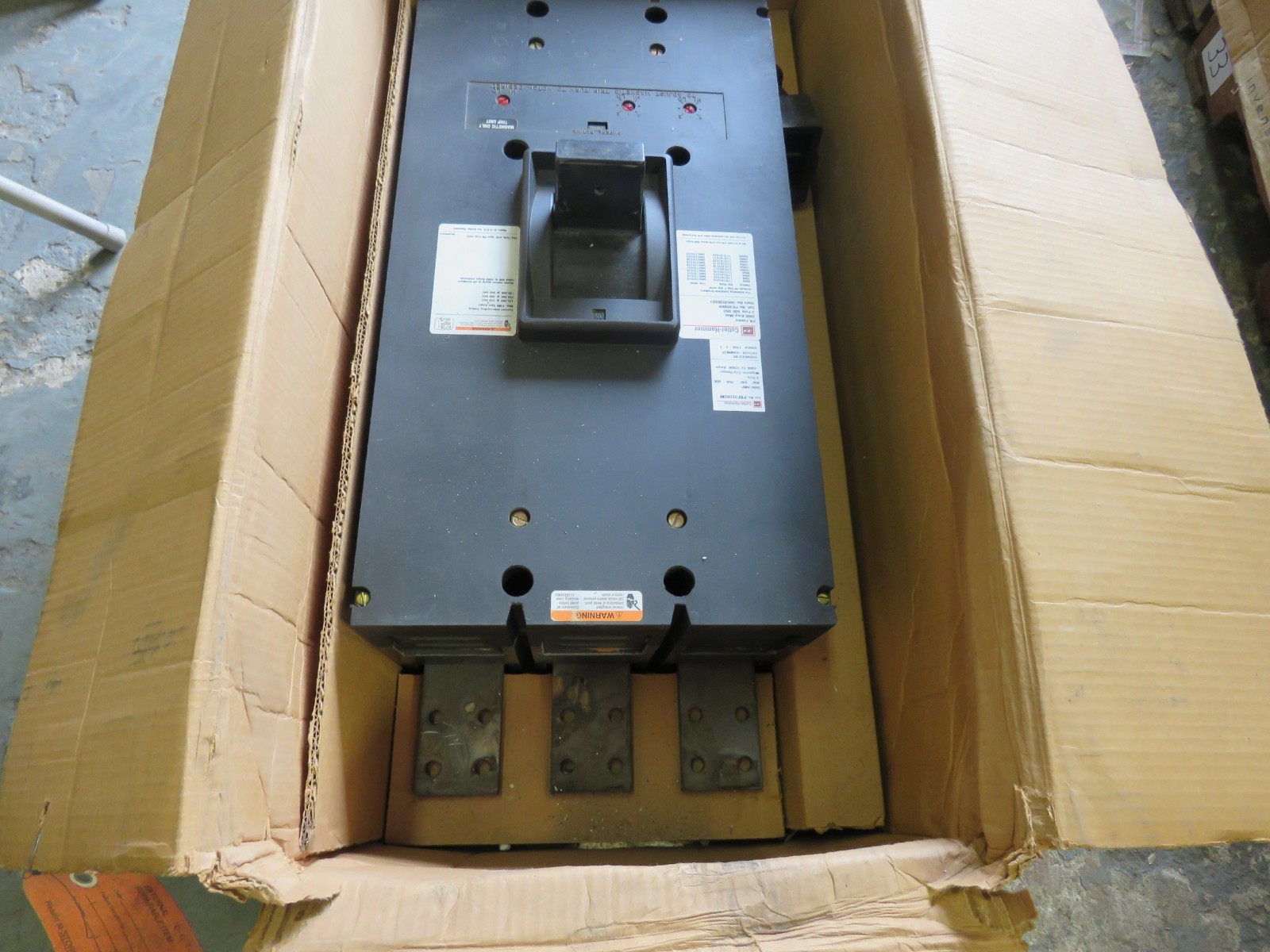 CUTLER HAMMER PB32000F 3 POLE 2000 AMP CIRCUIT BREAKER NEW IN BOX