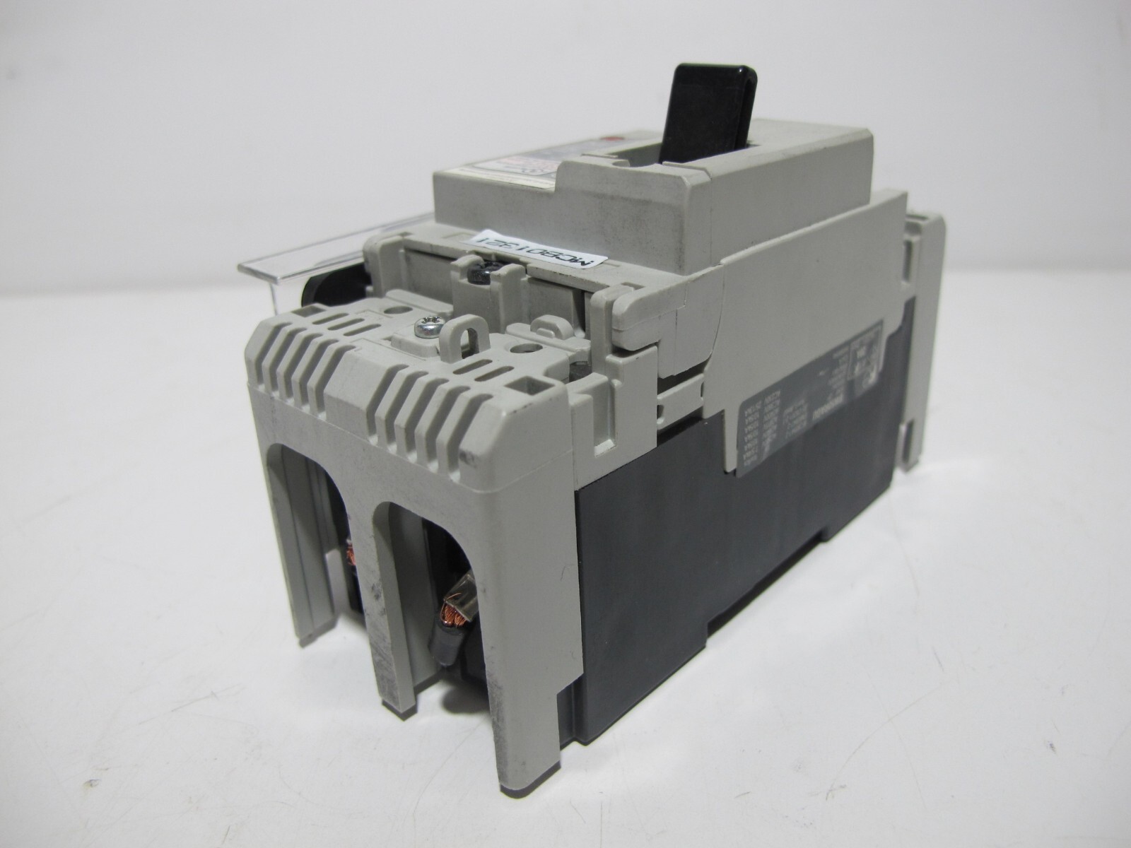 Fuji Electric BW50RAGU-2P020 20 Amp Auto Breaker 2-Pole 20A 690VAC 250VDC BW50RA