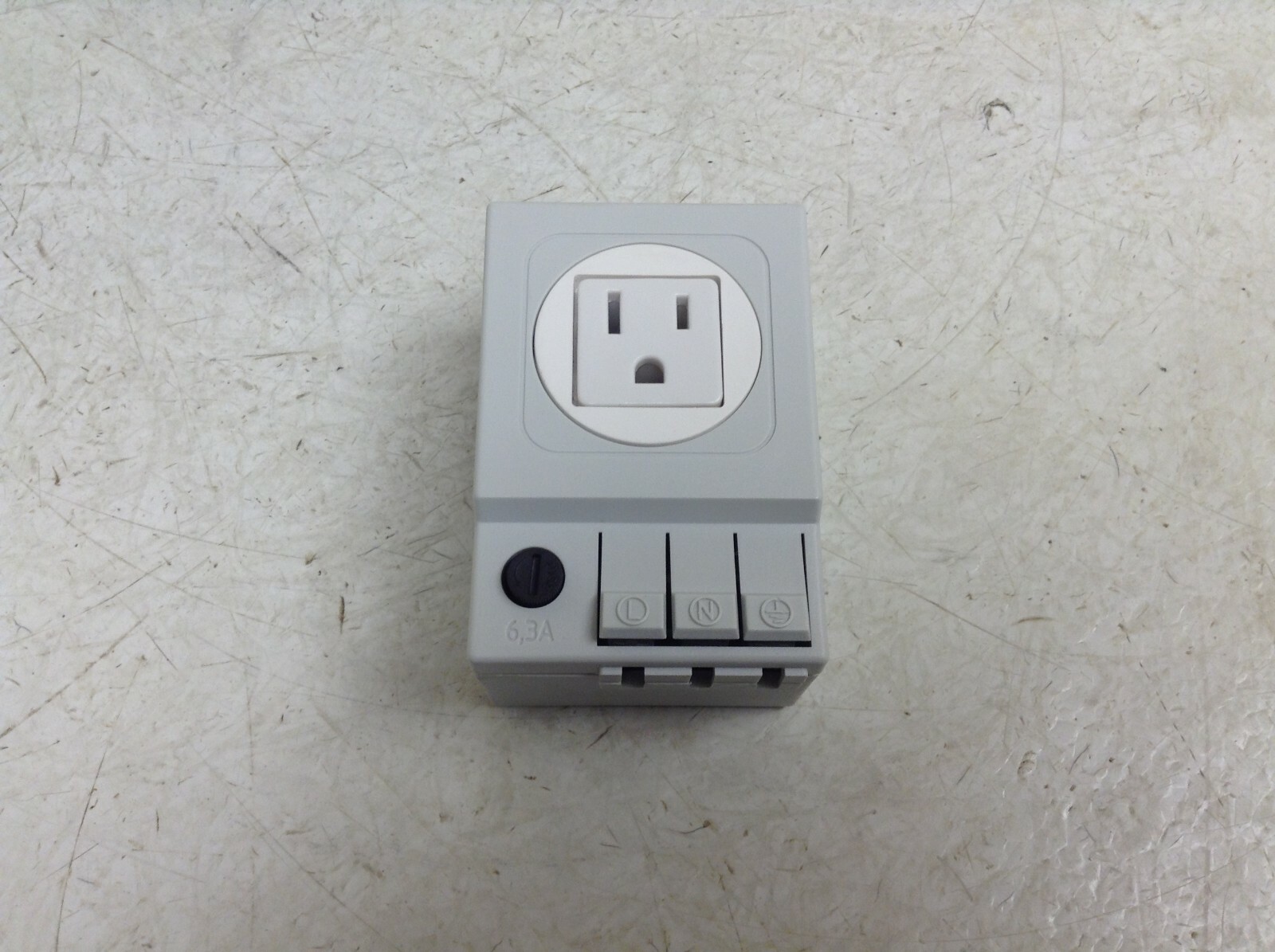Stego SD 035 Din Rail Receptacle Outlet 120 VAC 03504.0-00 SD035 (TSC)