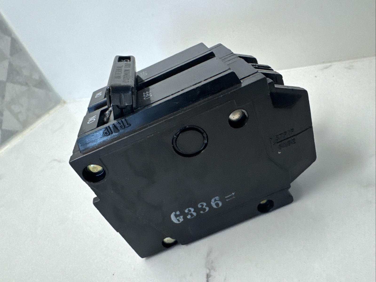 GE General Electric THQL21125 125-Amp 2-Pole 120/240VAC Breaker Made USA used