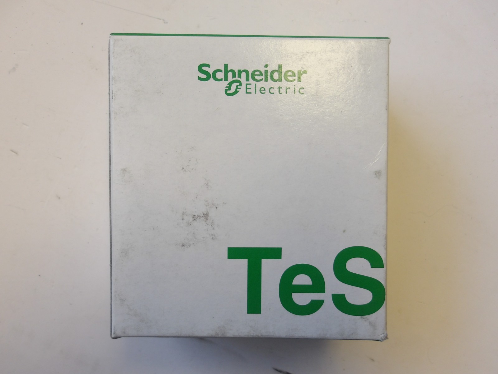 SCHNEIDER ELECTRIC P/N:GV2P16 MOTOR CIRCUIT BREAKER 3POLE 9-14A THERMAL MAGNETIC