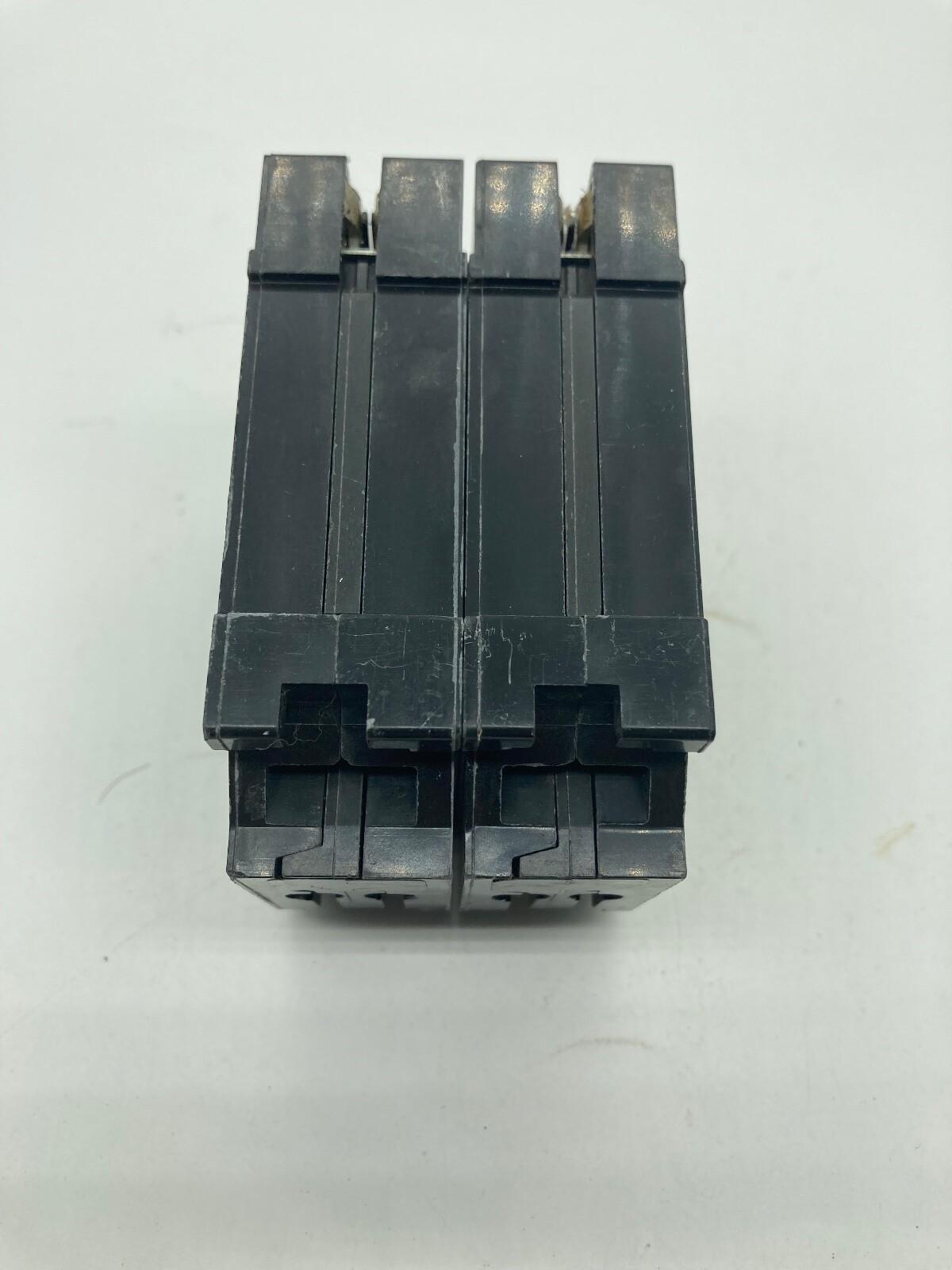 HOMT2020220 Homeline Square D Quad Two 1 Pole 20 Amp One 2P 20A Plug In Breaker