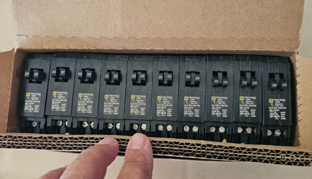 Square D HOMT2020 Homeline 20 amp Twin 1 Pole Tandem Circuit Breaker – 10 Pack