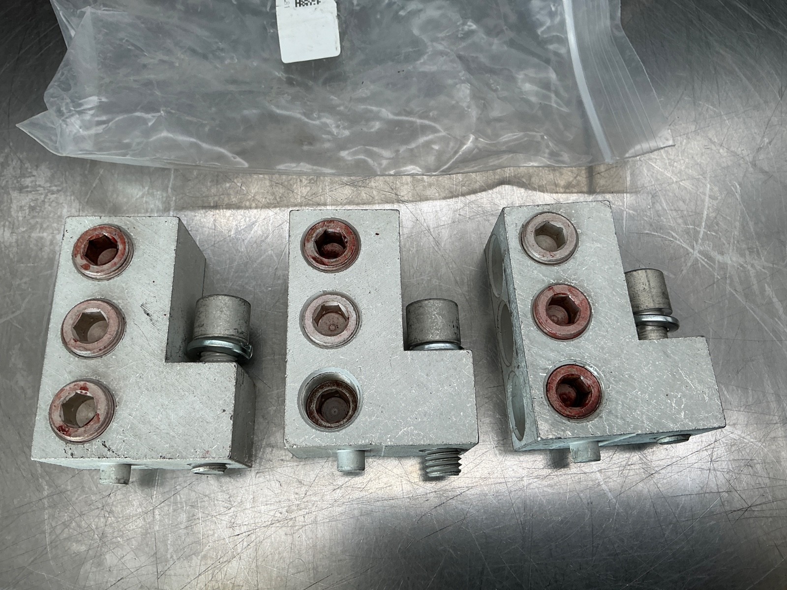 (3) GE TCAL81 Lug Kit 1000a
