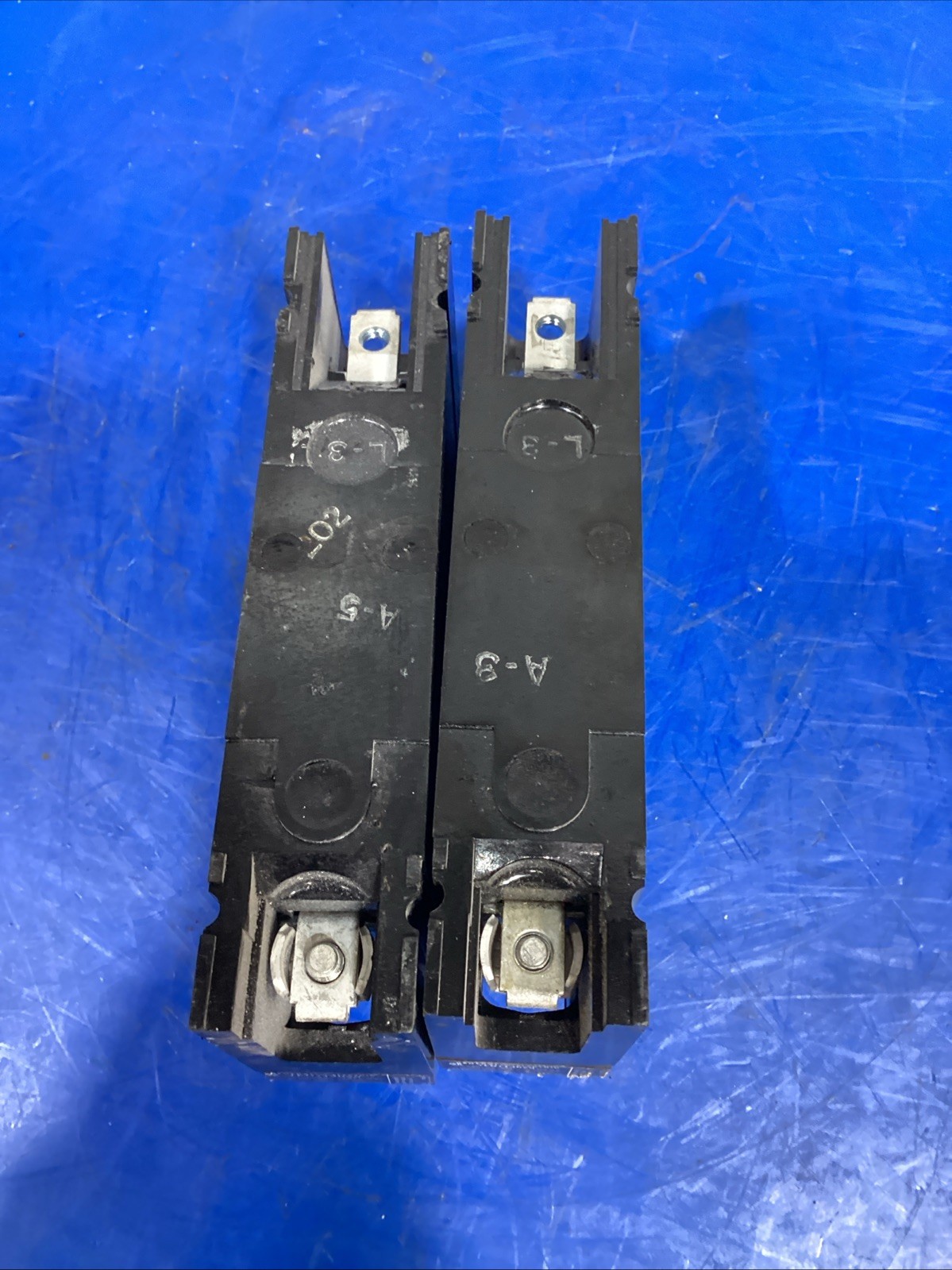 GE TED113020 Circuit Breaker, 20A, 1P, 277V – Lot of 2