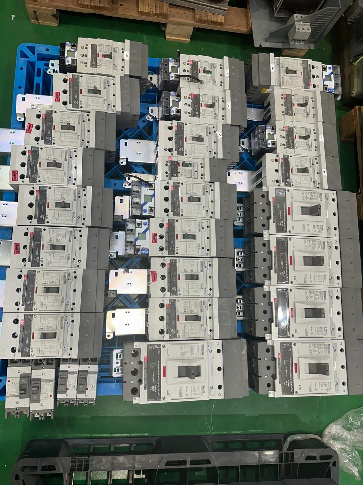 LSiS LS 30A 3P SUSOL UTE100HT BREAKER 3POLE 30AMP