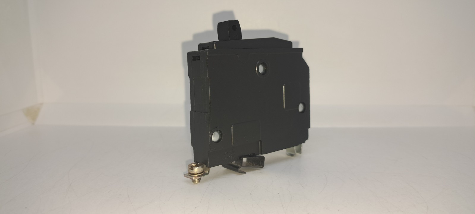 Square D QOB115 15 AMP 1 POLE 120/240V Bolt-on Circuit Breaker Yellow Face NEW