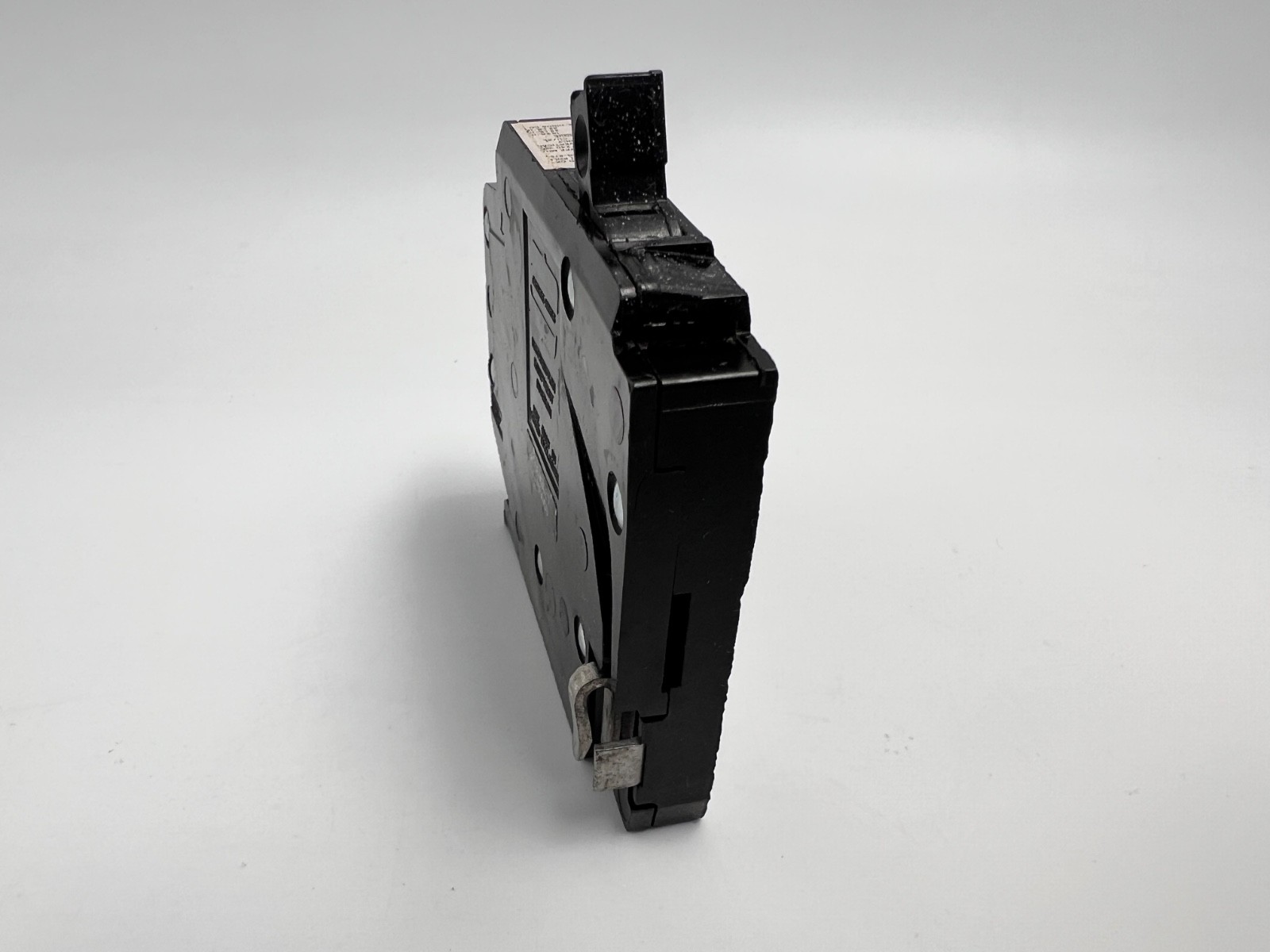 Crouse-Hinds MH115R 15Amp 120v Circuit Breaker Right Hook