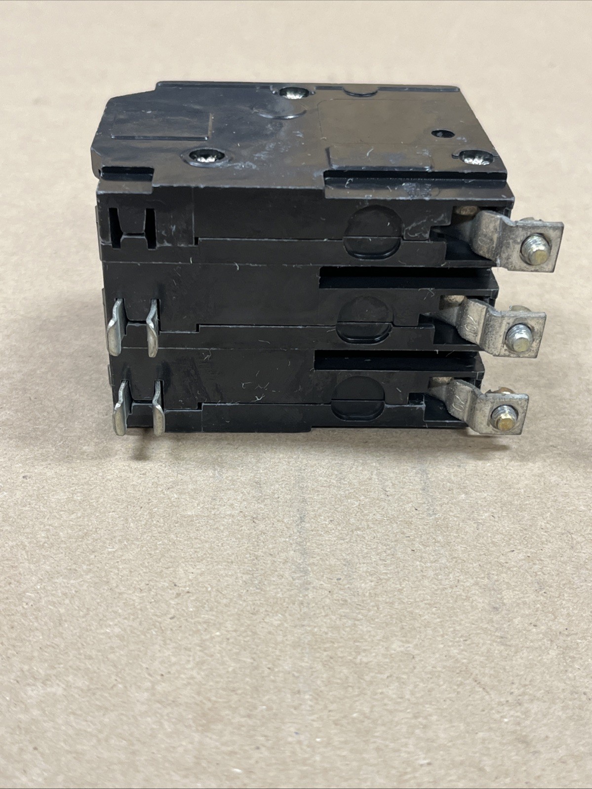 SQ-D QOB360 SQUARE D CIRCUIT BREAKER 3 POLE, 60A Bolt-on 10k 13