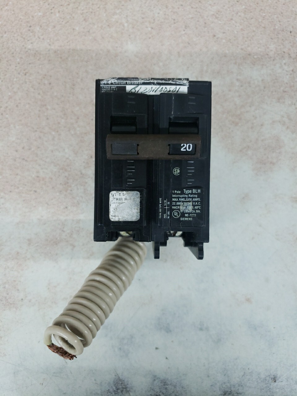 1)Siemens B120H00S01 Circuit Breaker 20 Amp 1P 120V 22K W/SHUNT CIRCUIT