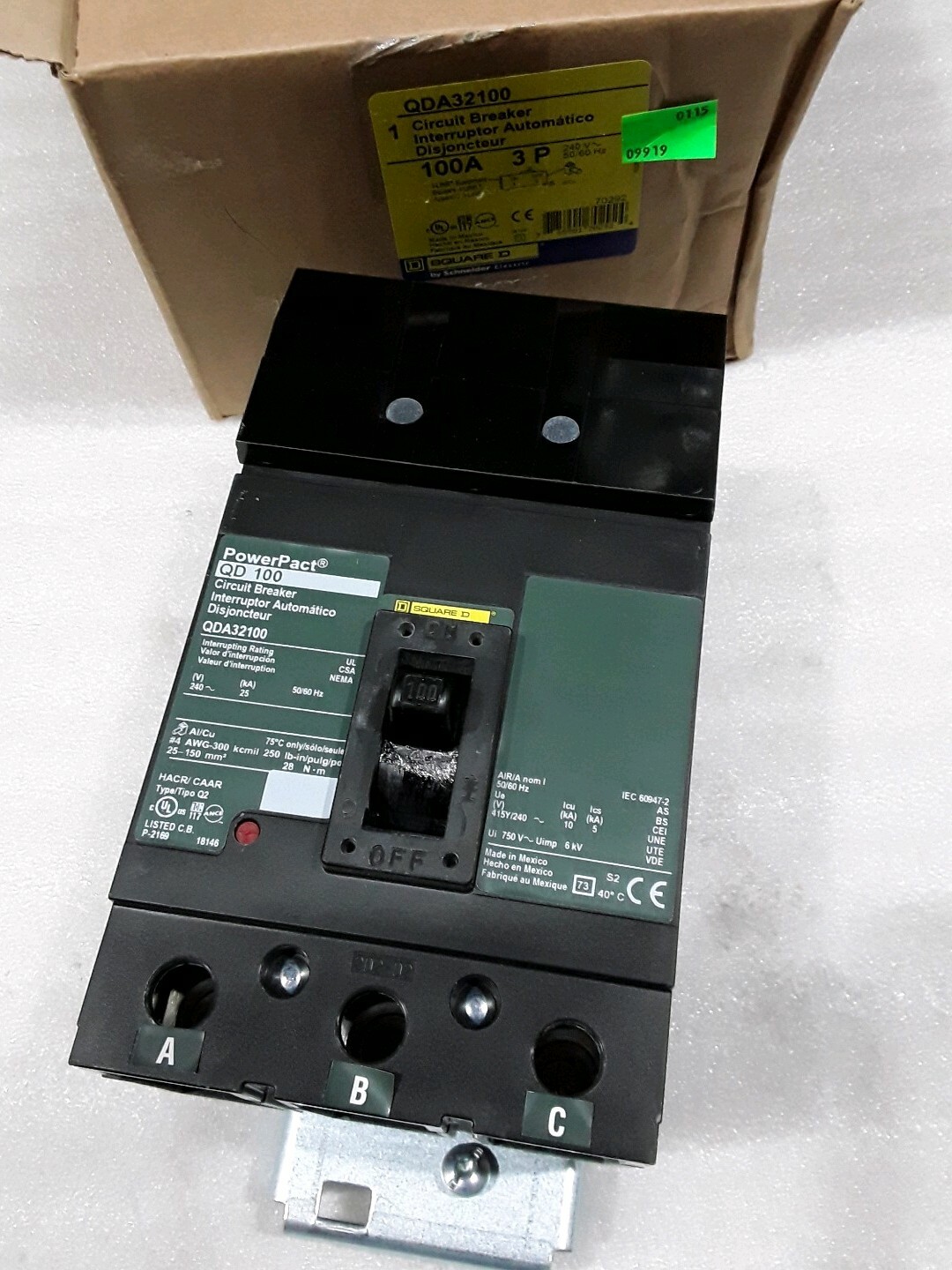 QDA32100 SQD 3POLE 100AMP 240V NEW