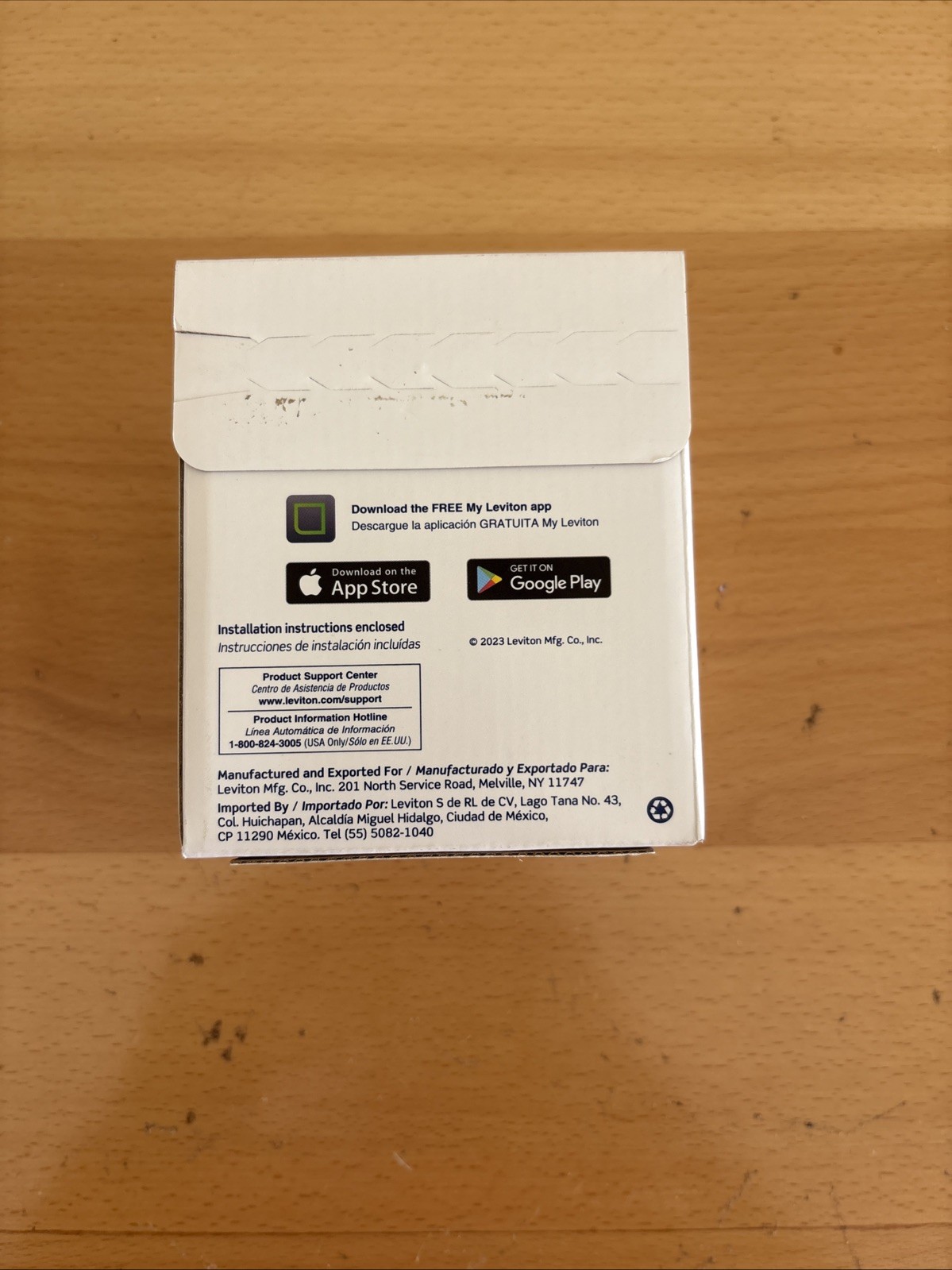 Leviton R15-LB240-STR Dual-Pole 40Amp Standard Branch Circuit Breaker BRAND NEWG