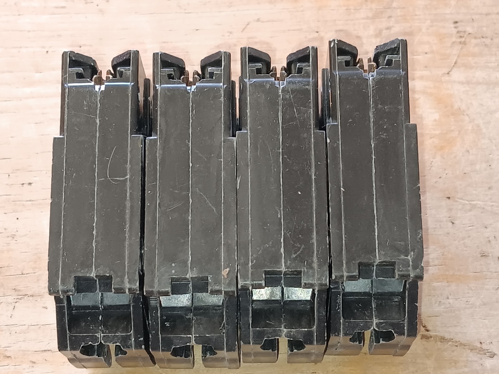 4 x General Electric TYPE THQL THQL1135 35 AMP 1 Pole 240VA GROVE breaker NOS