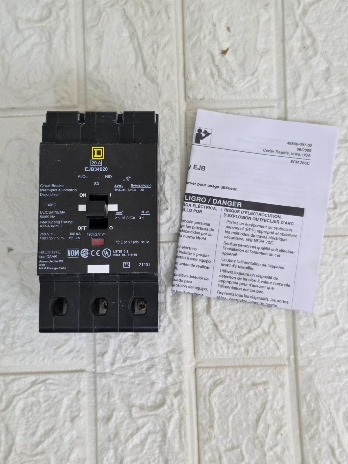 Square D EJB34020 20A 3P Circuit Breaker [1]