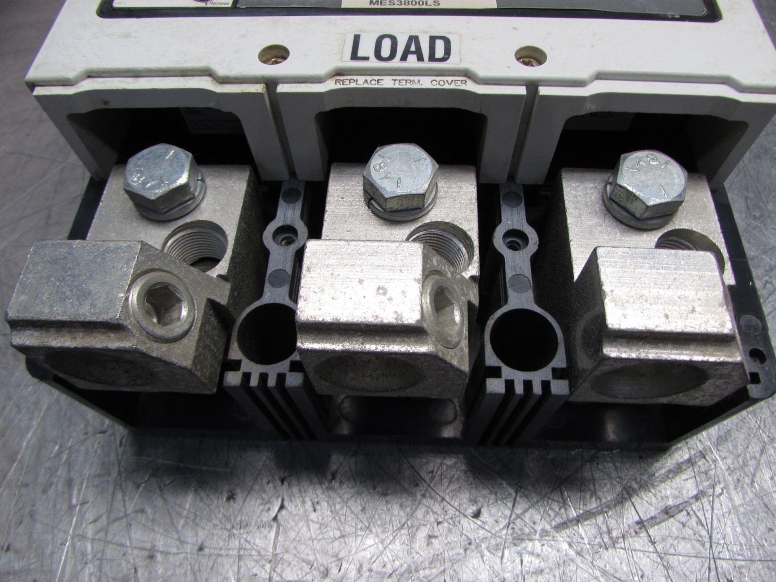 Cutler Hammer CHMDL3800F ,MCCB, 3P/ 700A/ 600V/ 65kA, STAINED! ,MAKE OFFER!