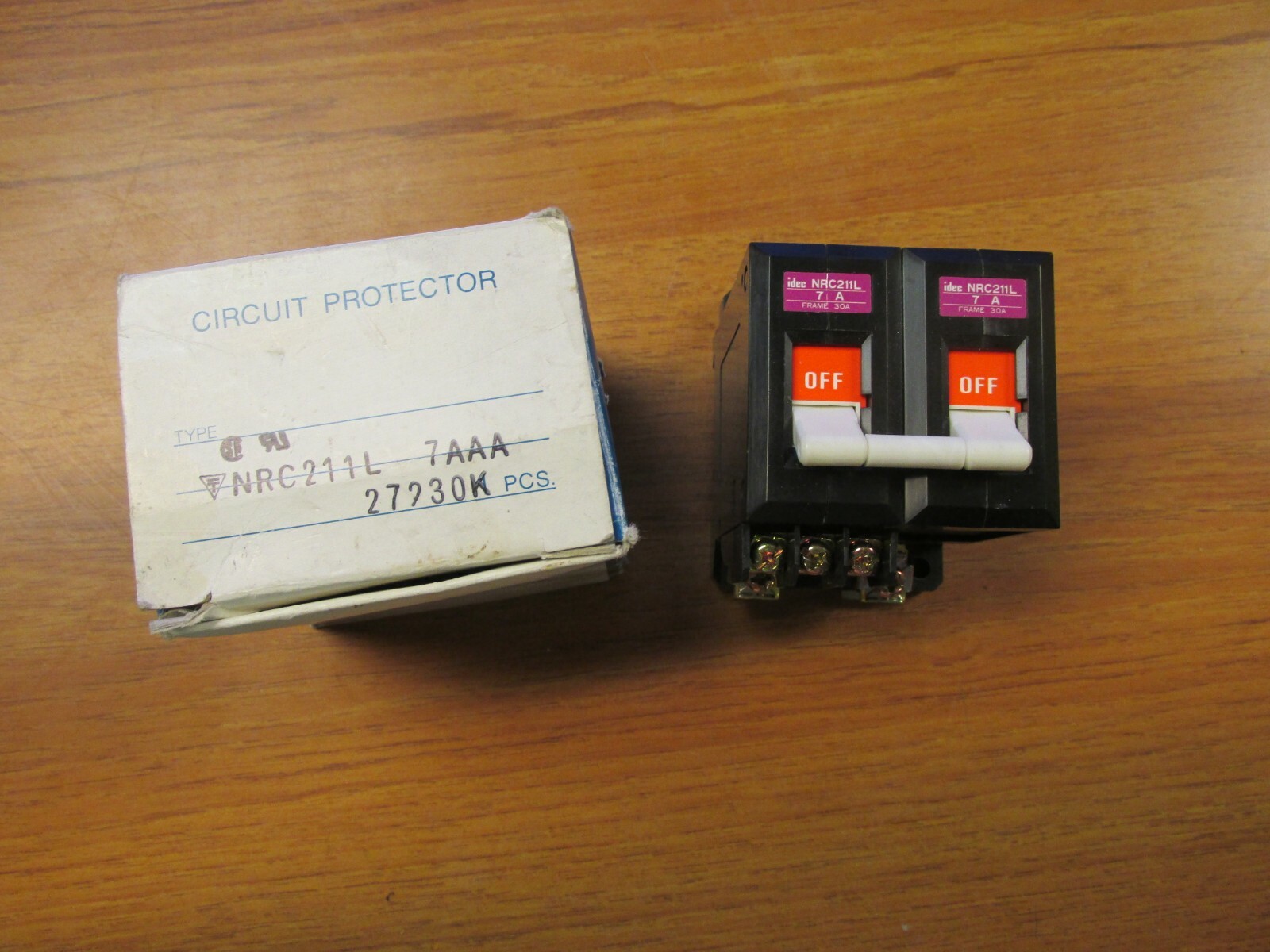 NEW.. IDEC CIRCUIT PROTECTOR 7A FRAME 30A, CAT# NRC211L-7AAA … YG-06