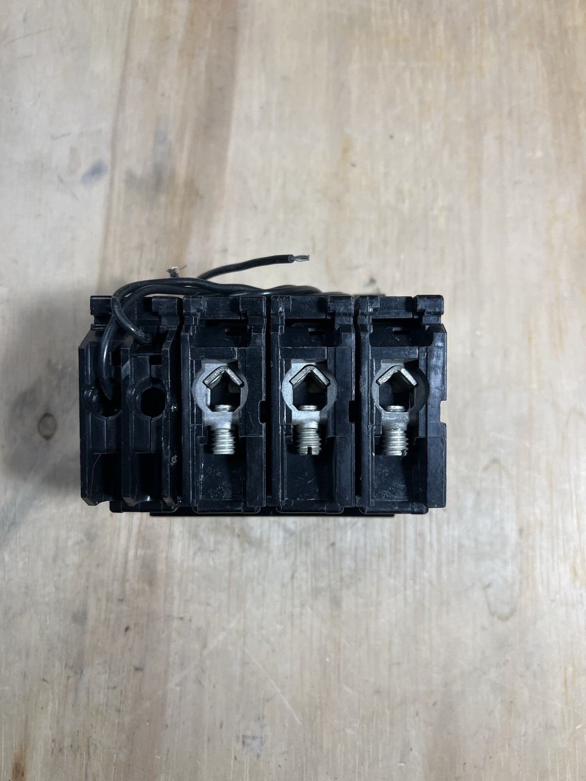 EATON QBHW3080HS SHUNT TRIP Circuit Breaker 80 A, 3 Pole, 240V