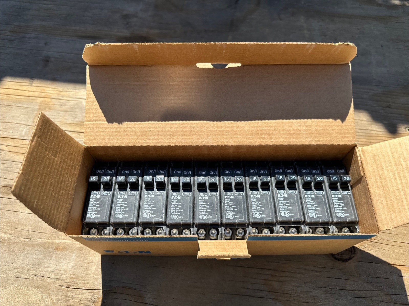 Cutler-Hammer BR1520 Tandem Circuit Breaker 15a/20a 1 Pole Quantity 10
