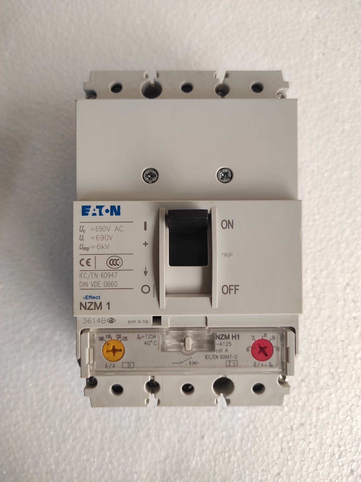EATON MOELLER NZNH1-A63 3 POLE 125 AMP CIRCUIT BREAKER