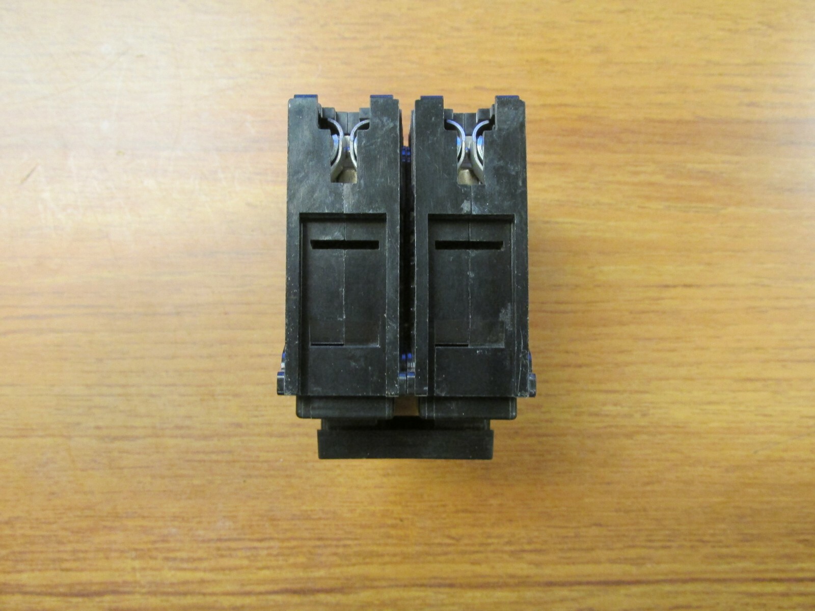 CHALLENGER CIRCUIT BREAKER 2 POLE, 30 AMP, CAT# C230 (CHIP)… VS-405A