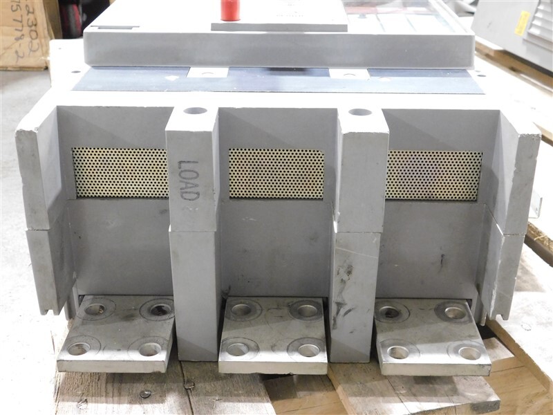 USED GE TPVF6620 PowerBreak Circuit Breaker 2000A 600V Handle Damage See Pics