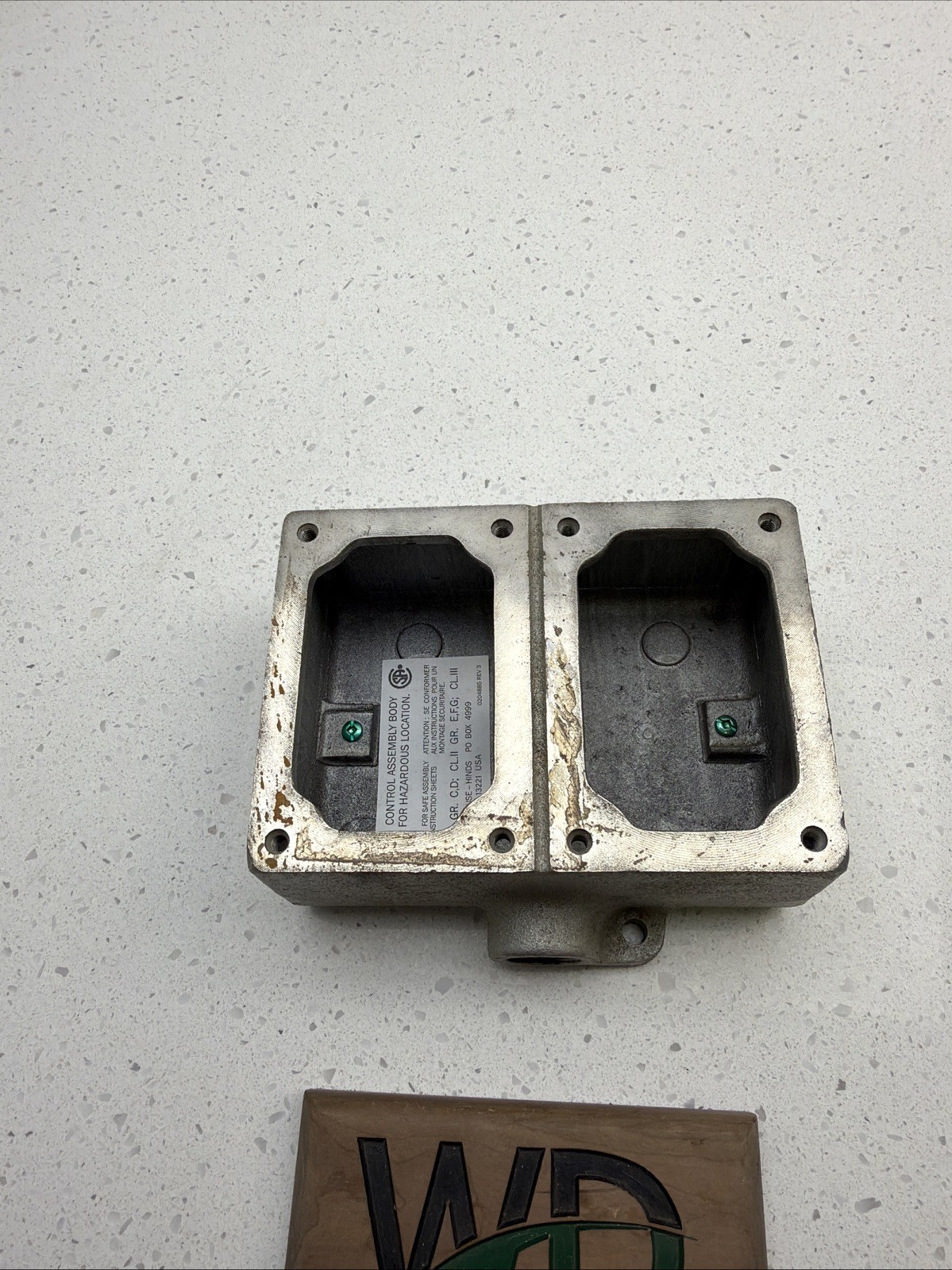 Eaton Crouse-Hinds EDS272SA Dead End Enclosure Iron