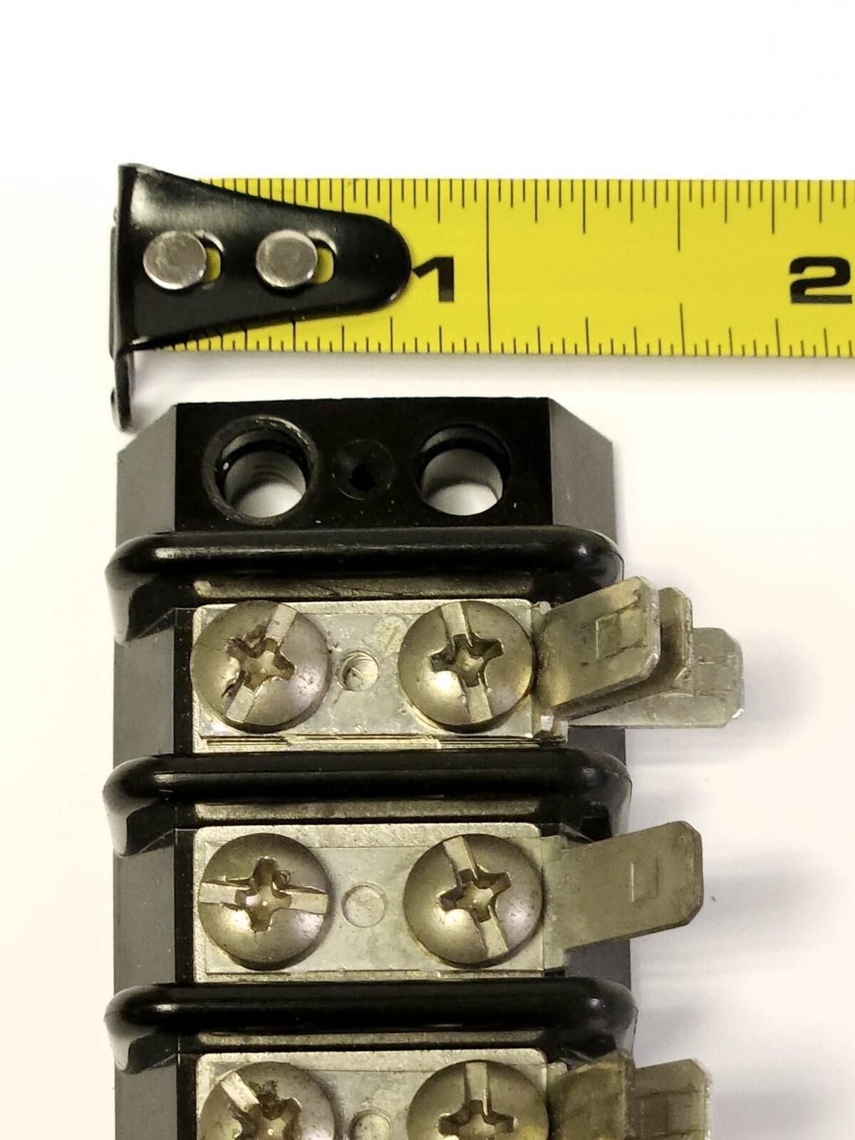 MARATHON 7 3/4″ Long 1 1/4″ Wide 12 Section 24 Position Screw Terminal Block