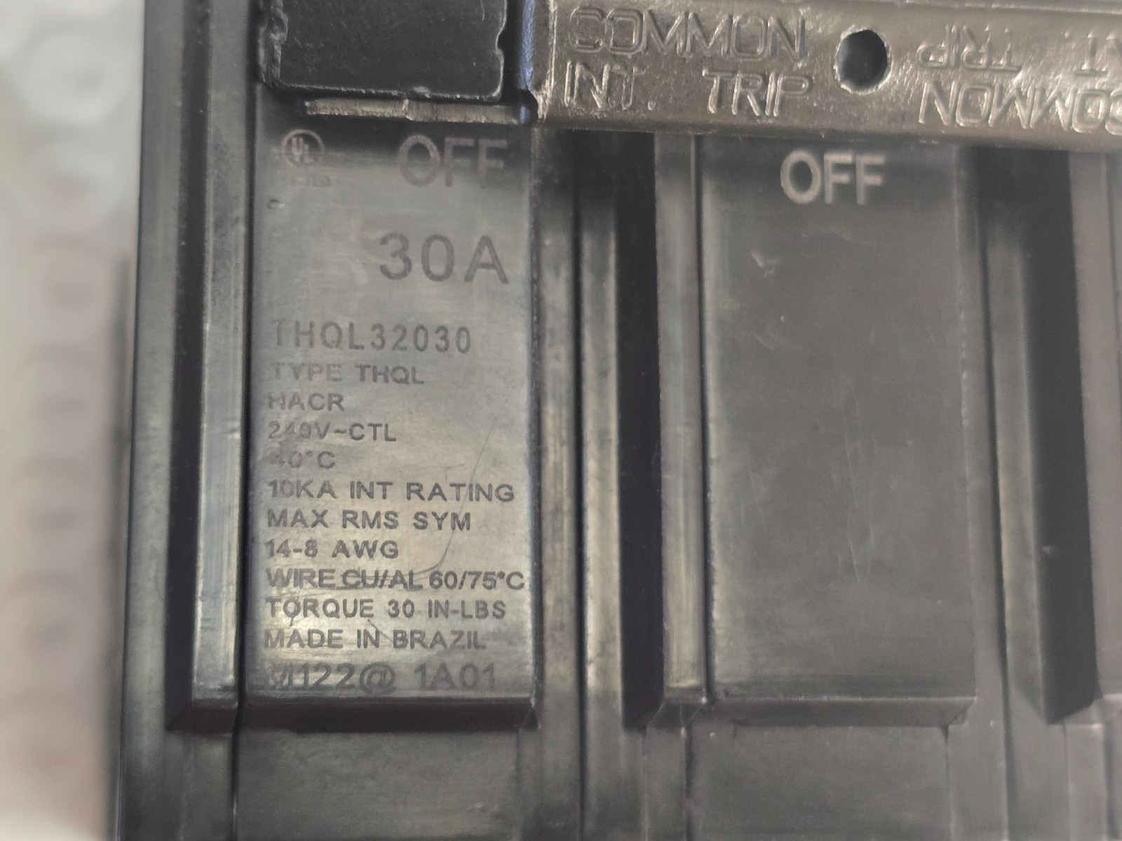GE THQL32030 Circuit Breaker, 3Poles, 30A, 240V/ Pack of 2