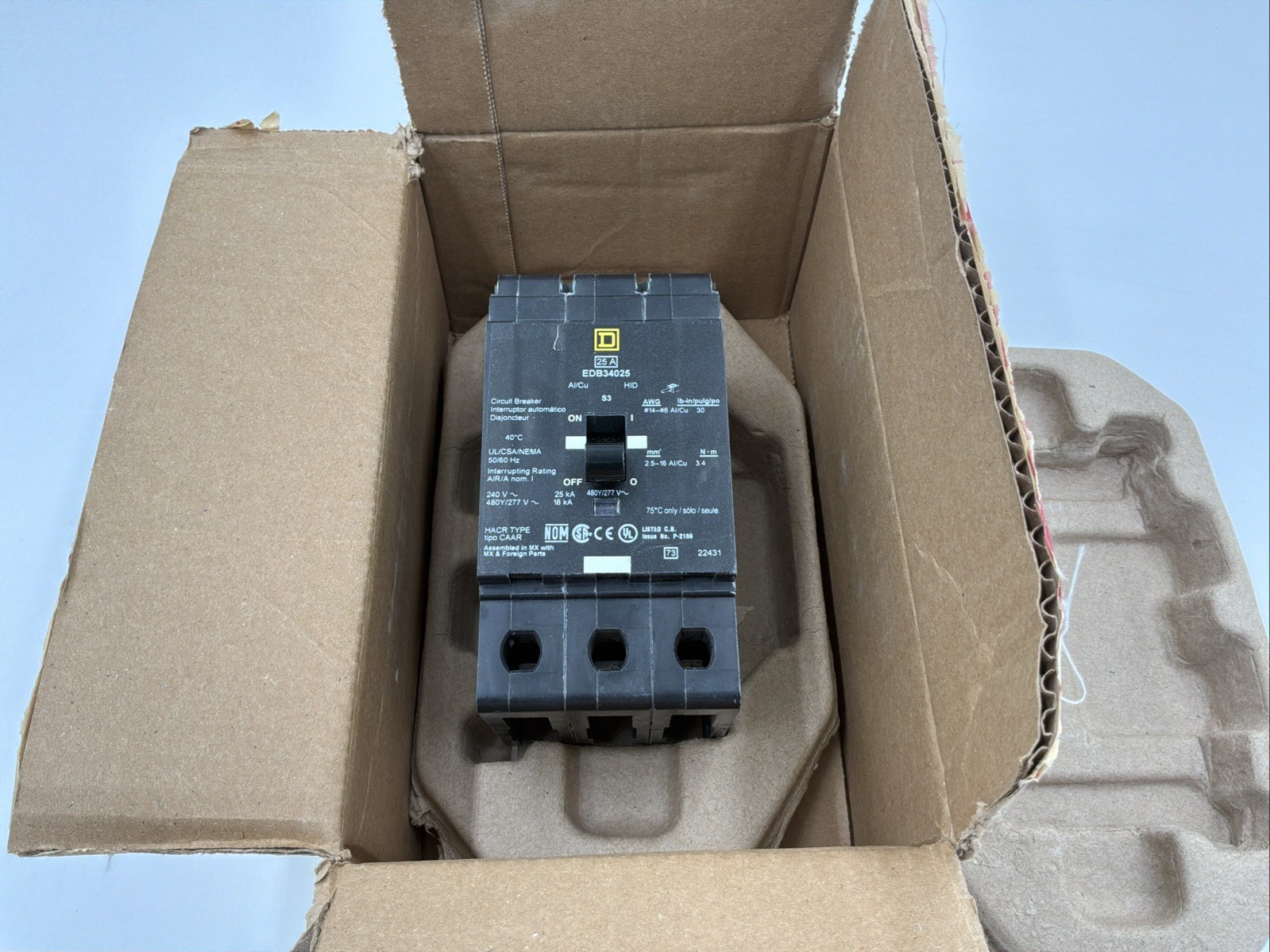 Square D EDB34025 Circuit Breaker, Open box 25a, 3 pole