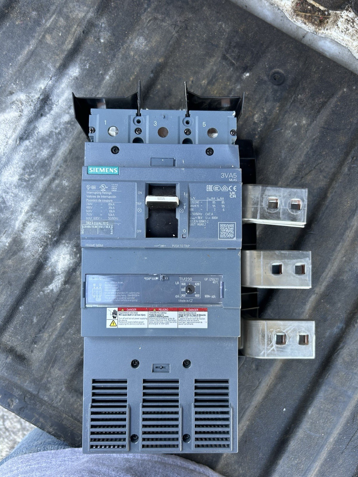 Siemens 600a Main Breaker 3VA5460-5EC31