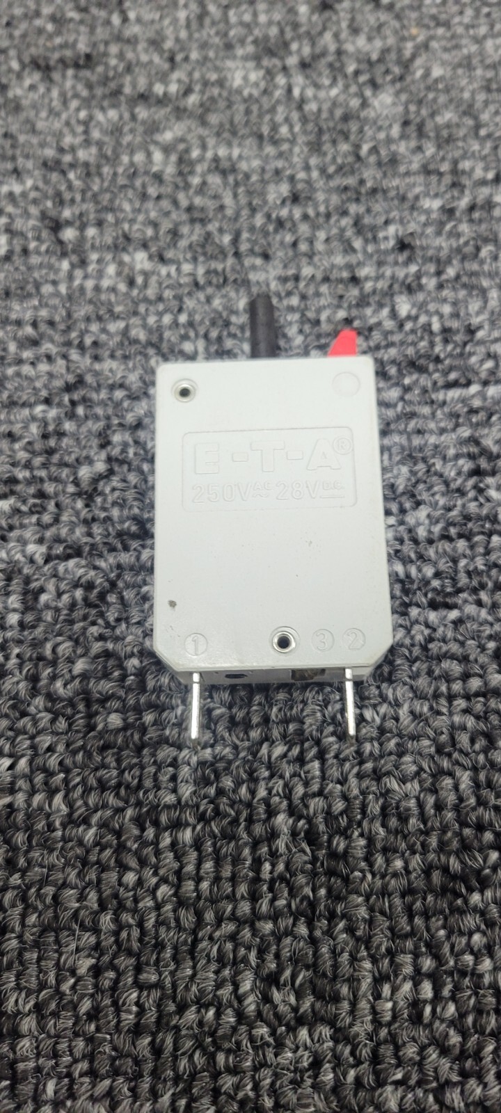 New E-T-A 2-Amp 250VAC-28VDC Resettable Circuit Breaker 127-P10-H-KF 2A