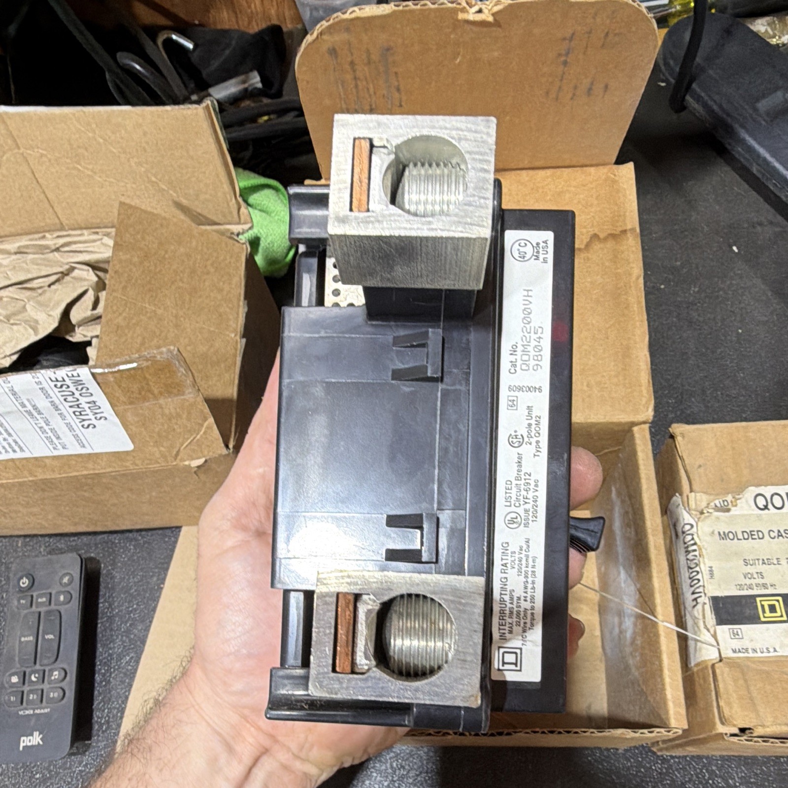 Square D QOM2200VH 200A 2-Pole 120/240V Bolt-On Molded Case Breaker Al/Cu