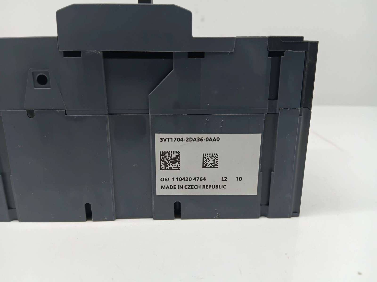 SIEMENS 3VT1 3 POLE 40 AMPS CIRCUIT BREAKER 3VT1704-2DA36-0AA0