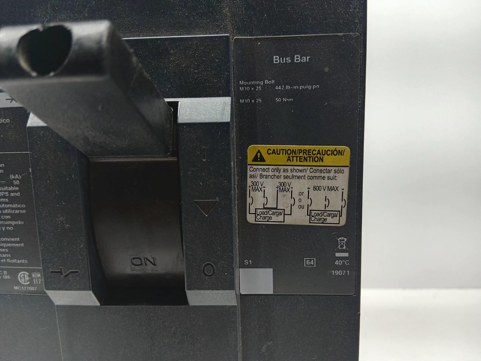 SQUARE D LL 1200 LL37060D33 3 POLE 630 AMPS CIRCUIT BREAKER