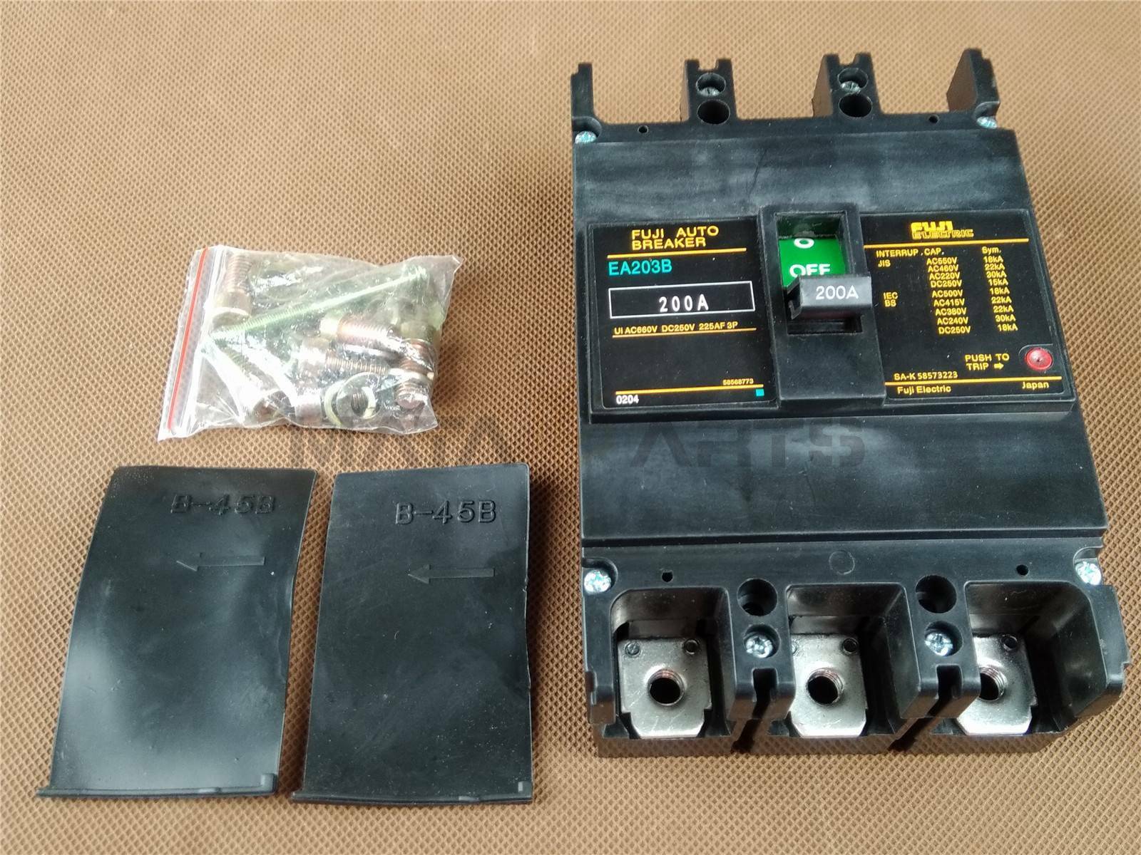 1PC New Fuji Automation Auto Circuit Breaker EA203B 200A/690V 3P