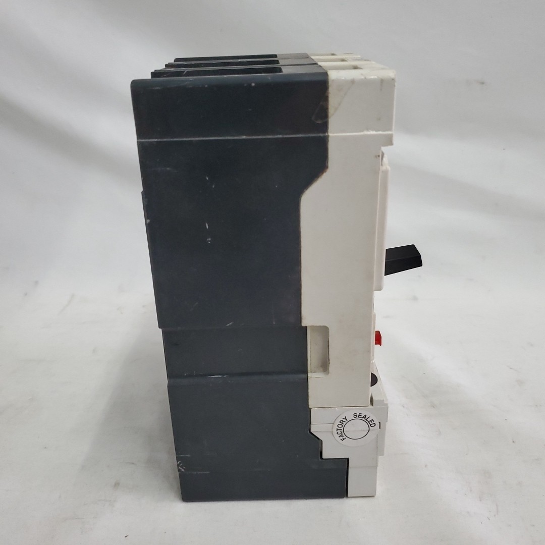 AS-IS Eaton Cutler Hammer JGE3250NN J250E Circuit Breaker 3Pole 250A