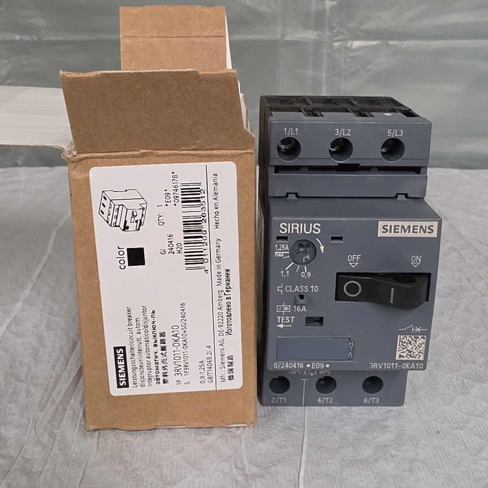 Siemens Sirius 3RV1011-0KA10 Circuit Breaker 0.9-1.25A 3-Pole 200-208V