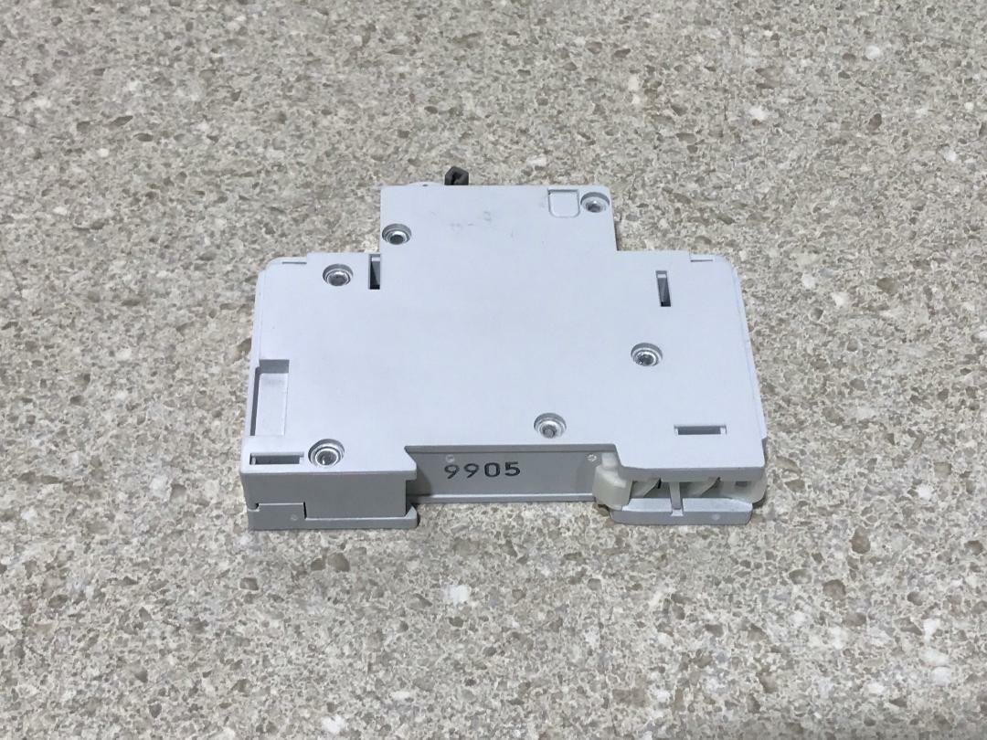 Allen Bradley 1492-CB1H300 Ser. B NEW