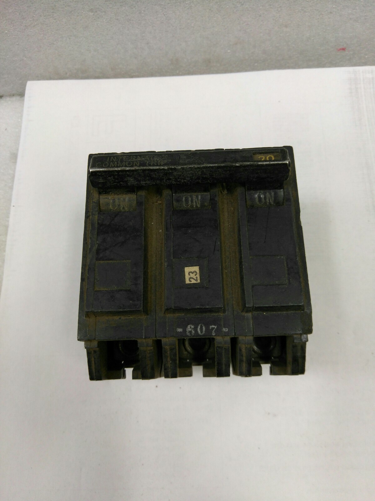 GE TQL32020 3P 20A 240VA Plug-In, GROVE Model TQL-AC Breaker CHIPS (14CB3