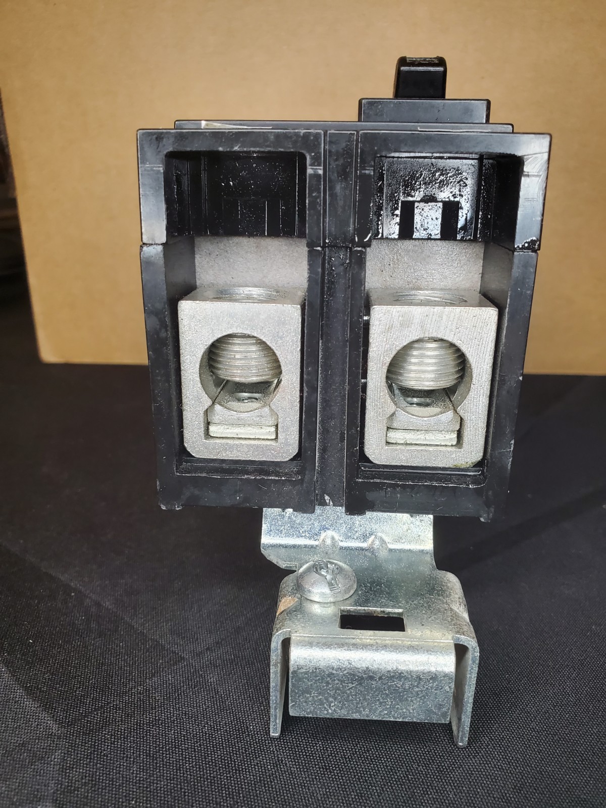 Square D 200A 240VAC 2-Pole Circuit Breaker (QGA222002) Excellent Condition 65K