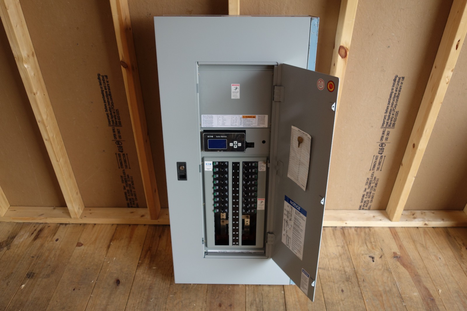 EATON CUTLER HAMMER PRL2A 480Y/277 V 225 AMP 3 PHASE 4 WIRE INTERIOR COMMERCIAL