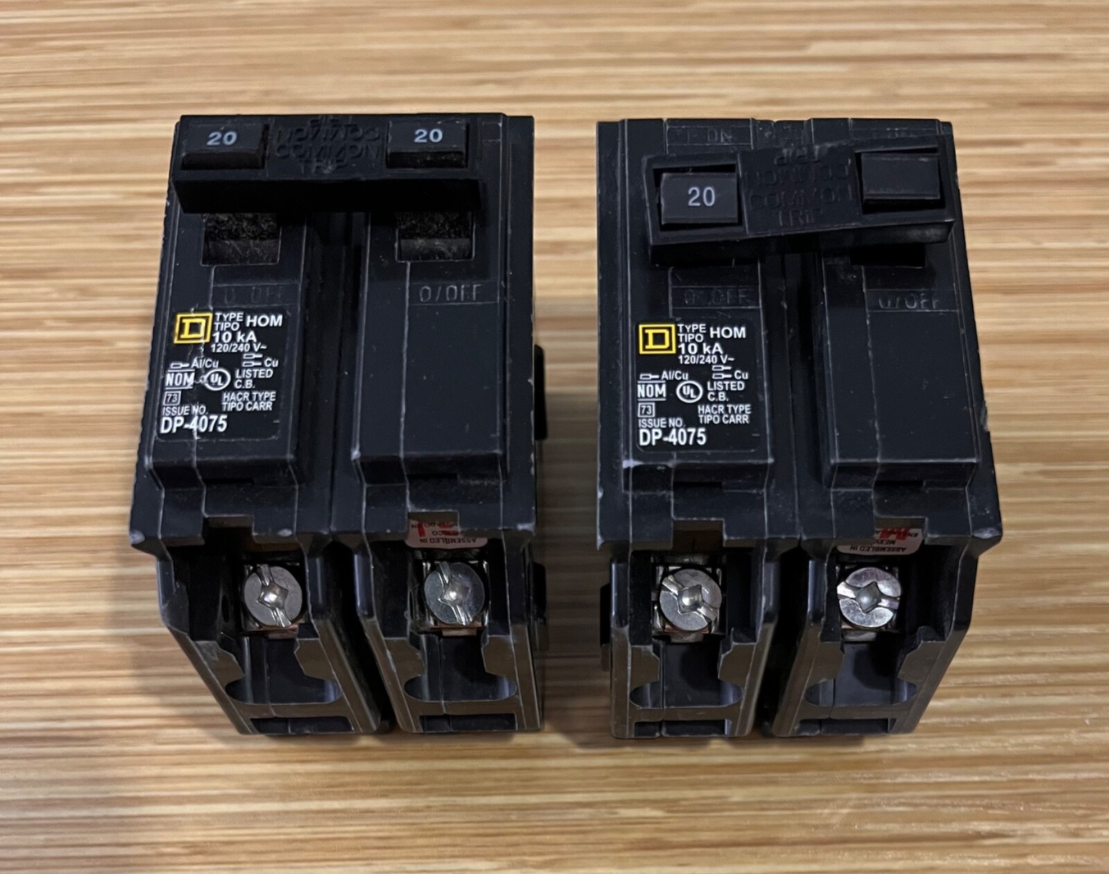 Lot of 2 Square D DP-4075 HOM 10KA 120/240V 50/60 Hz Single Pole 20 Amp