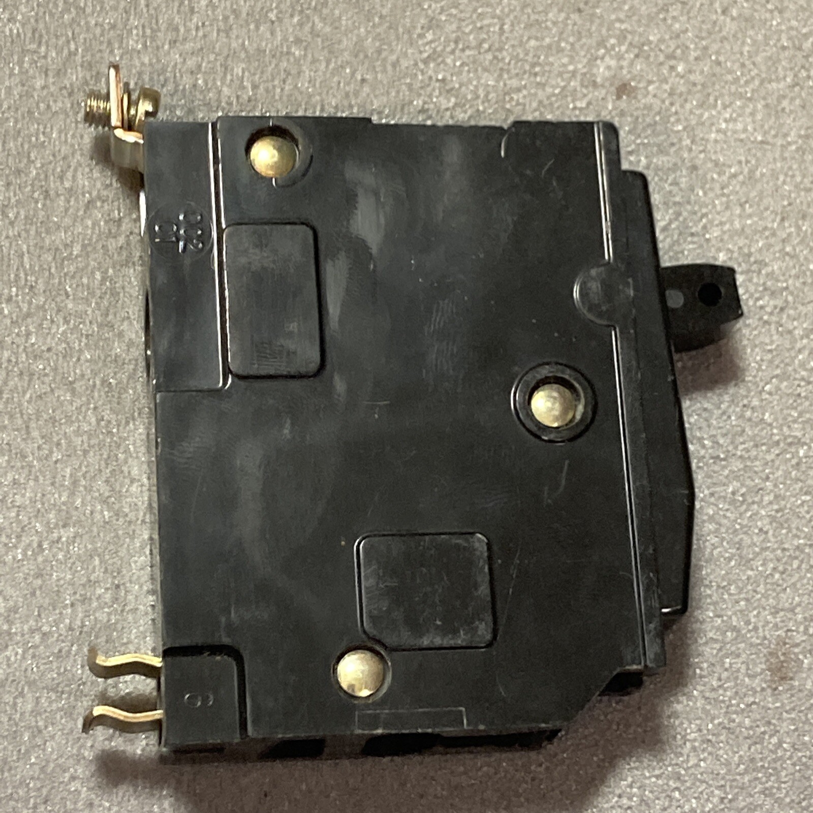 Lot of Two (2ct) Square D QOB120 20 Amp 1 Pole 10kA w Bolt-on Screws Yellow “D”