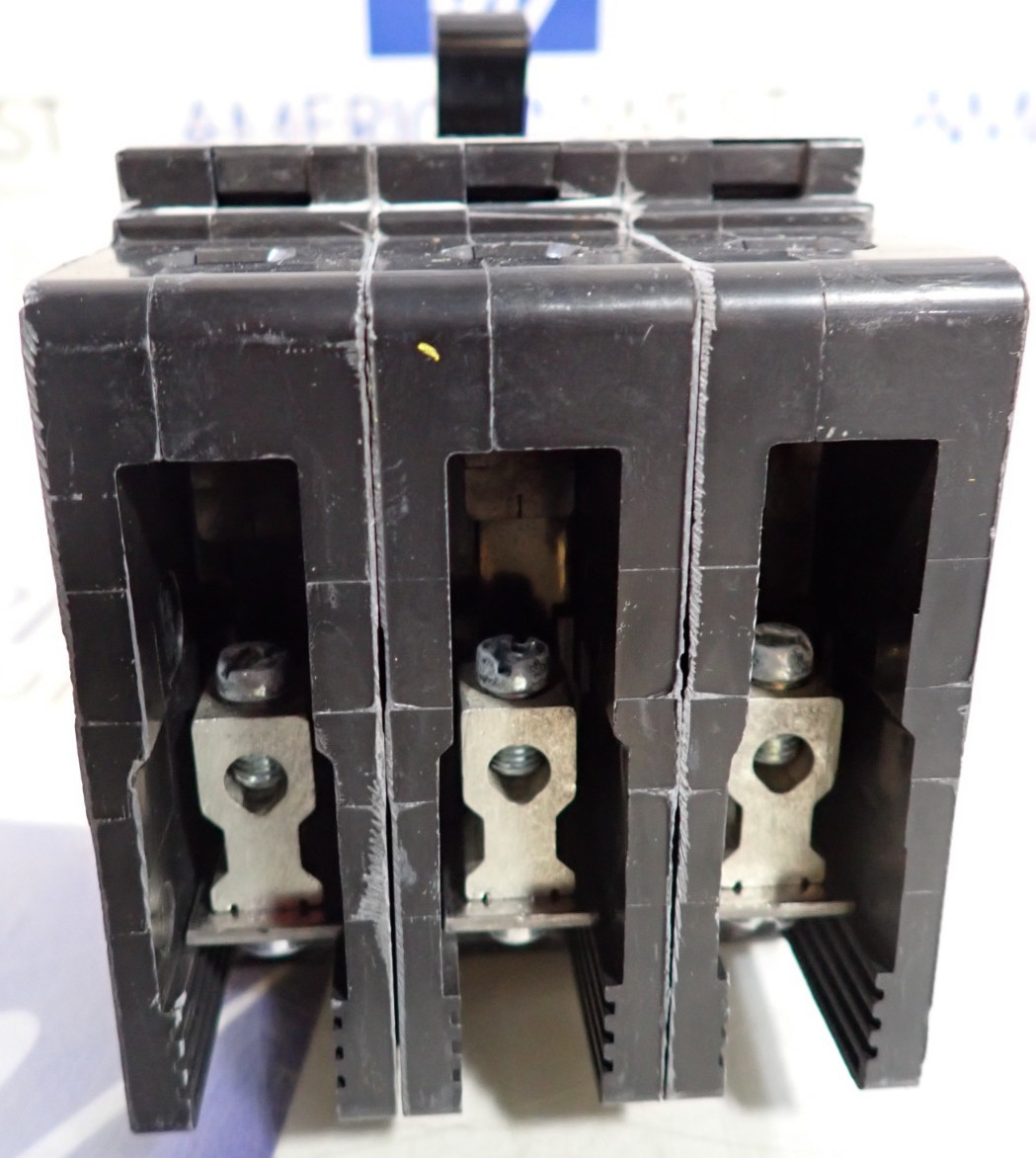 New Square D EDB34015 15 Amp 480Y/277 VAC 3 Pole Type EDB Bolt-On Breaker