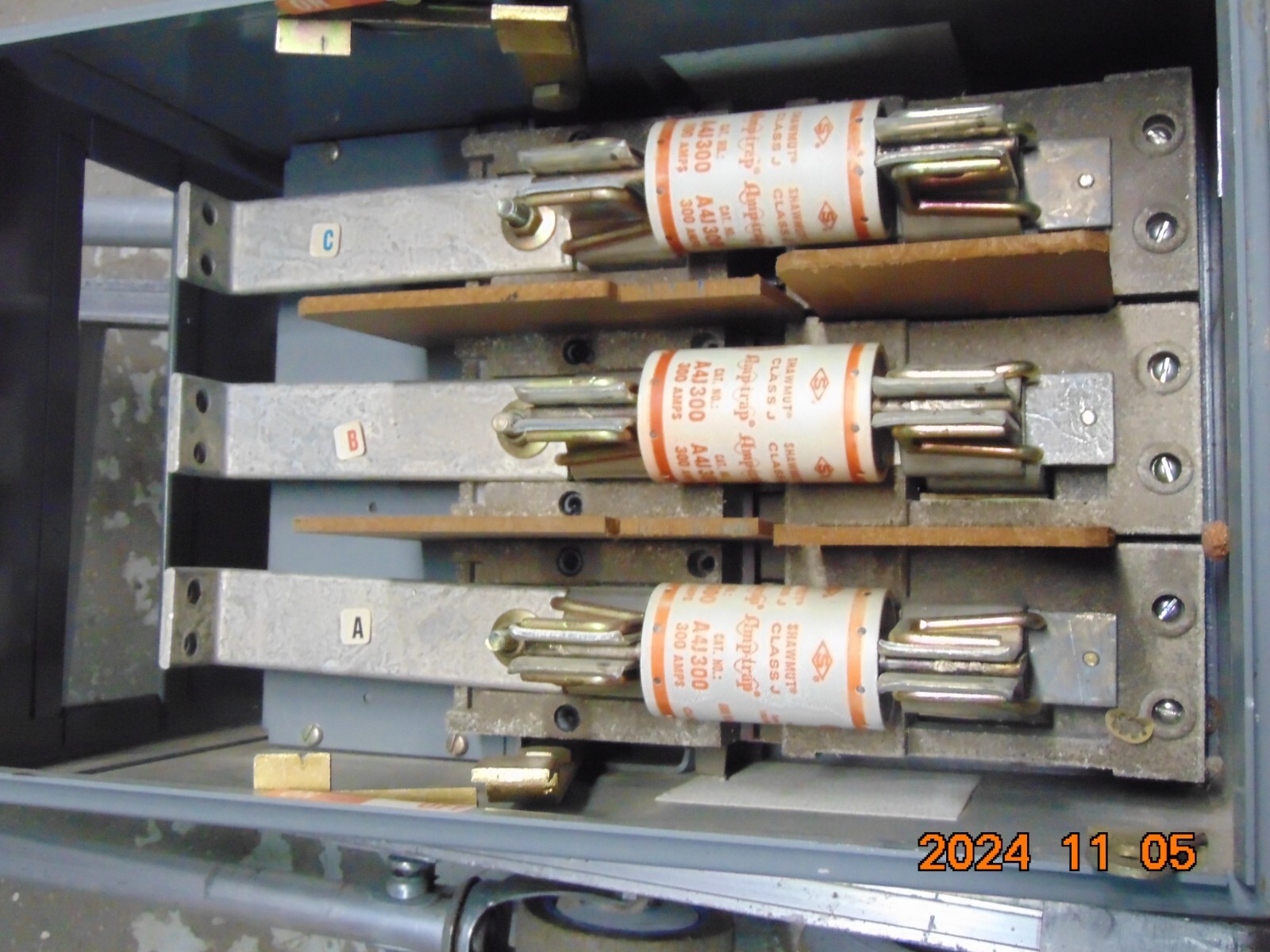 Square D QMB Saflex Unit 400 Amp 3 Pole 600 AC Volts Cat. QMB 3640-MJ MAIN