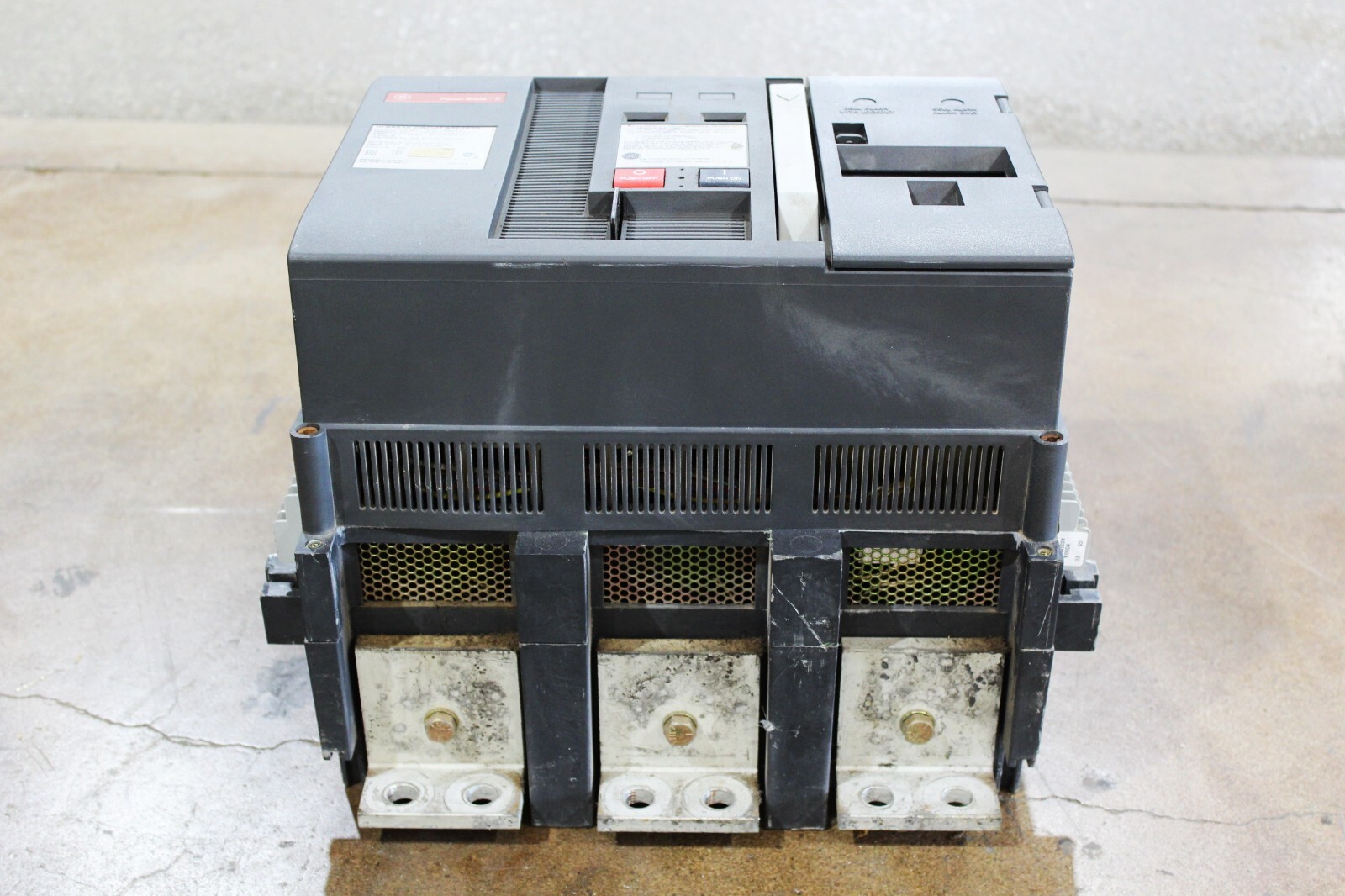 GE POWER BREAK II HI BRK 1600 AMP CIRCUIT BREAKER SHF16B216 – 600V AC 3 POLES