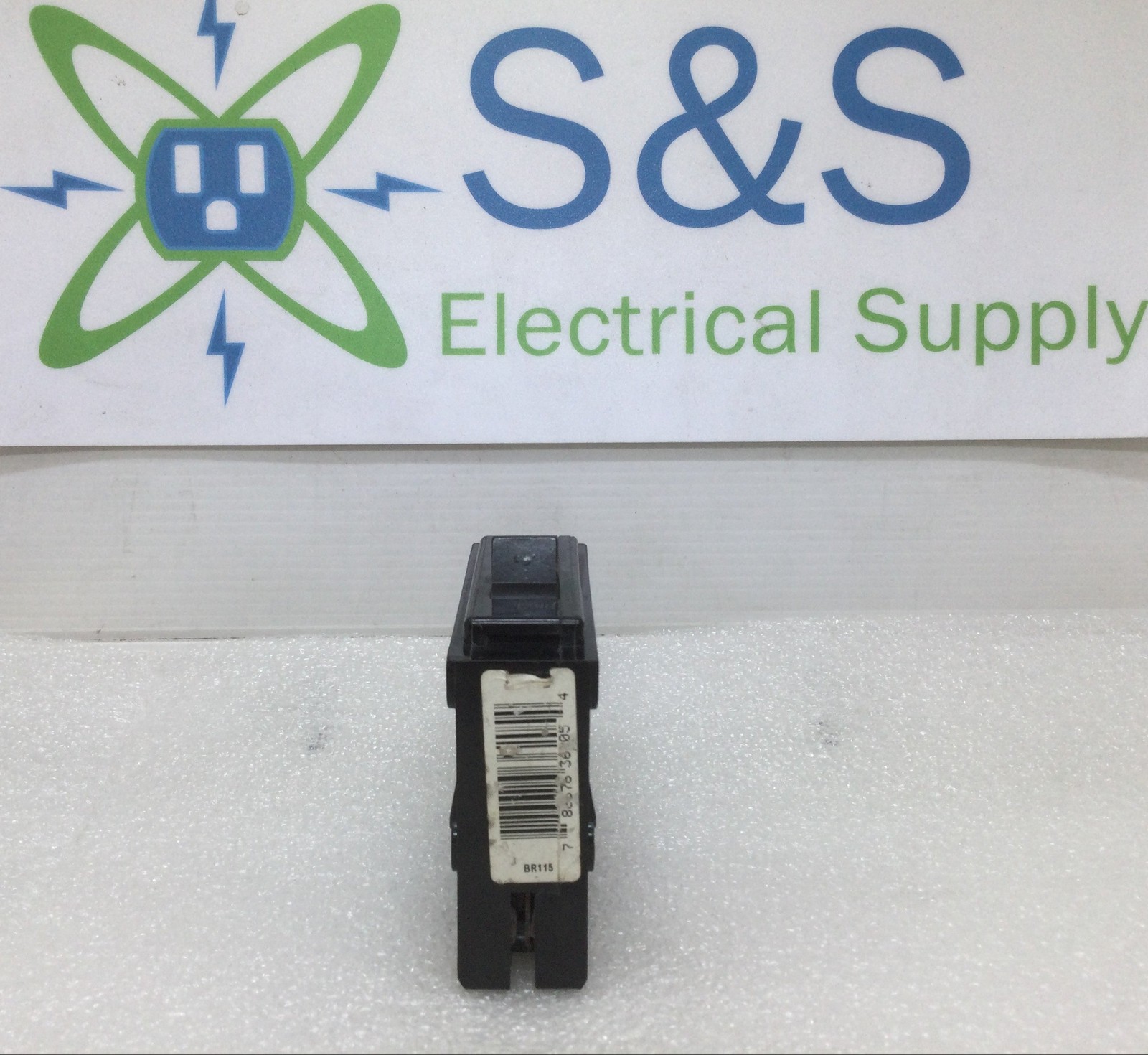 Eaton BR115/C115 15 Amp 1 Pole 120/240V Type BR Circuit Breaker – Cosmetic Flaw